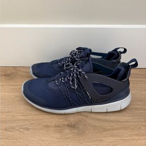 Nike Free Virtuous Navy Sneakers